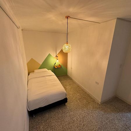 Rustik House Hotel Medellin Bagian luar foto
