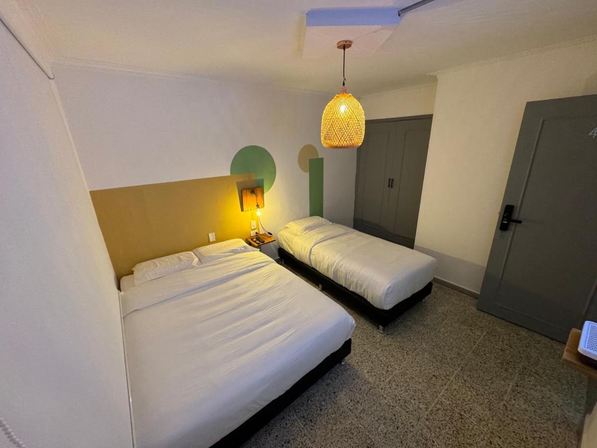 Rustik House Hotel Medellin Bagian luar foto