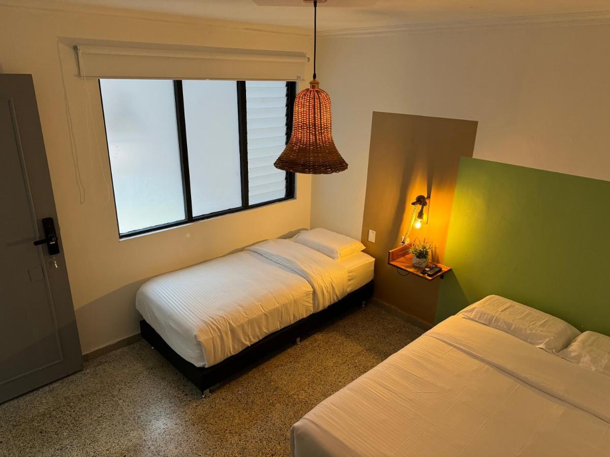 Rustik House Hotel Medellin Bagian luar foto