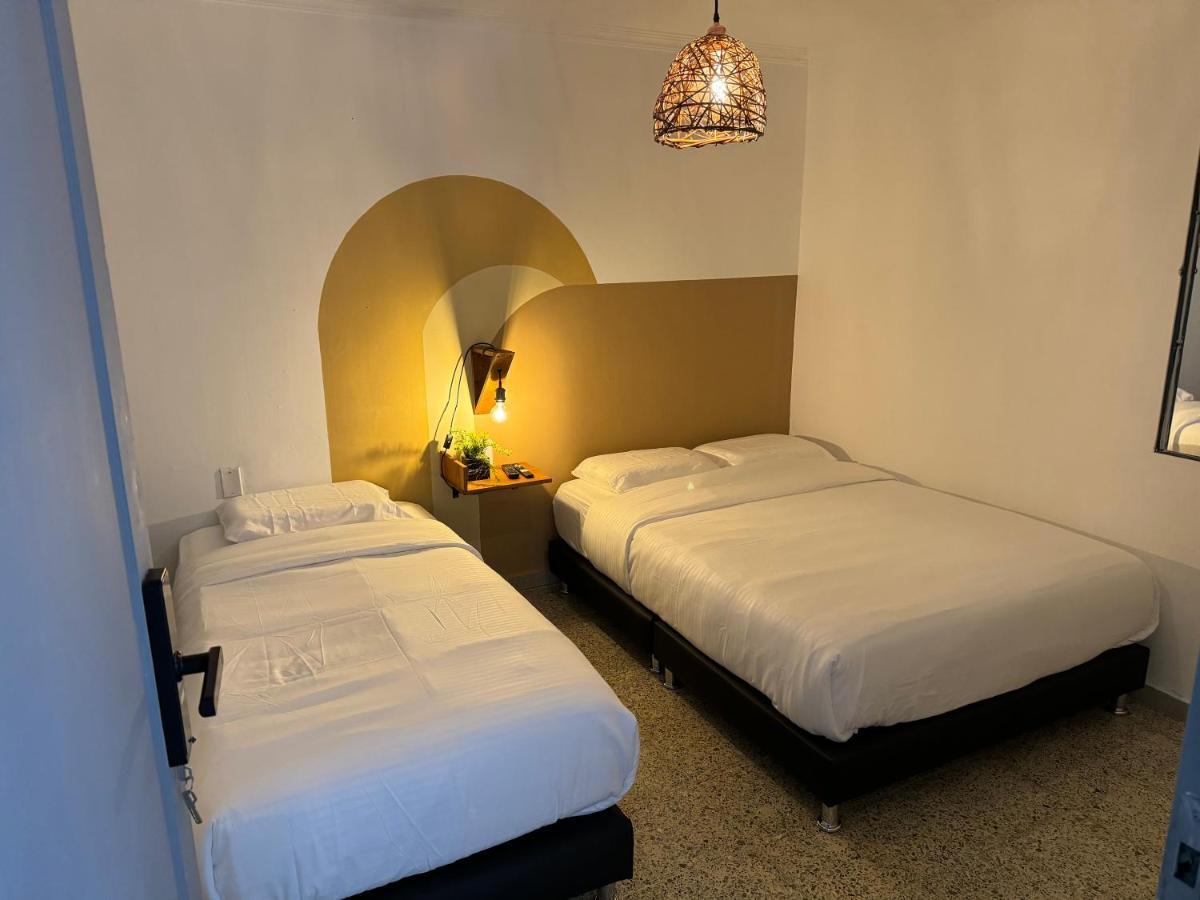 Rustik House Hotel Medellin Bagian luar foto