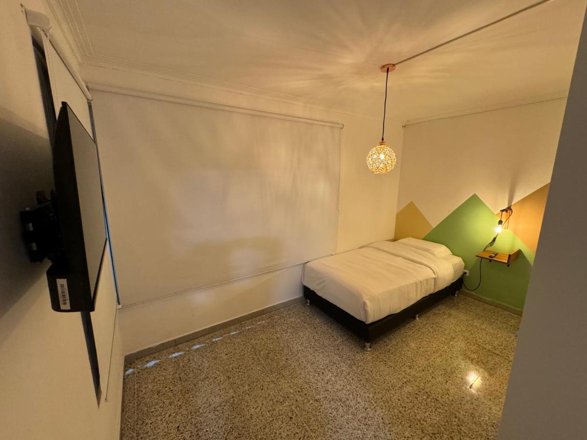 Rustik House Hotel Medellin Bagian luar foto