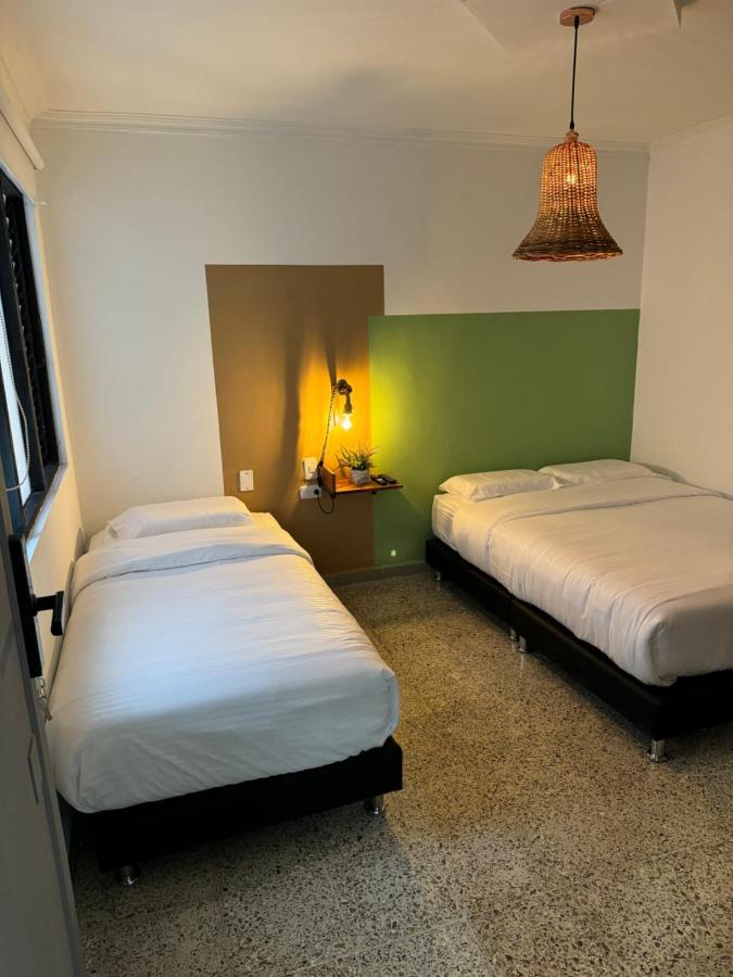 Rustik House Hotel Medellin Bagian luar foto