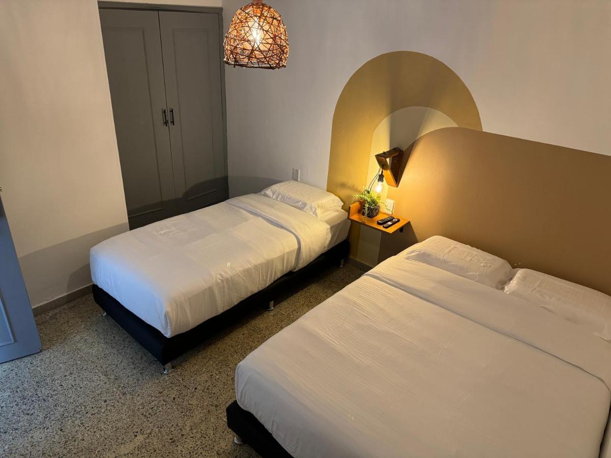 Rustik House Hotel Medellin Bagian luar foto